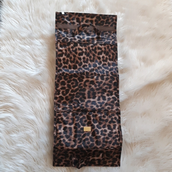 JM New YorkAnimal Print Makeup Bag - Picture 5 of 8